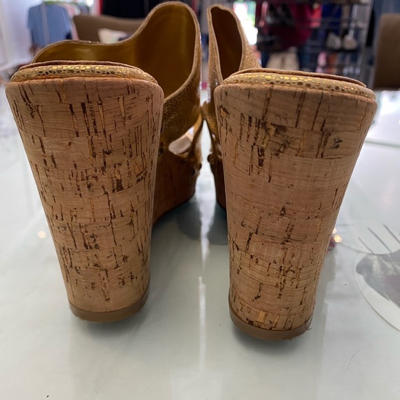 Nine West Jaimy gold wedge - Picture 7 of 7